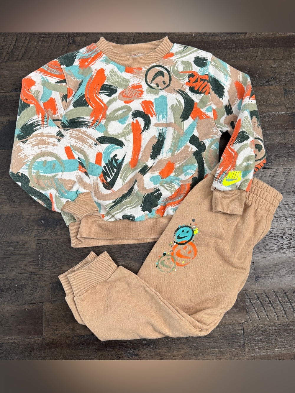 4T Nike Boys “Express Yourself” Smiley Graffiti Crewneck Sweatshirt & Jogger Set